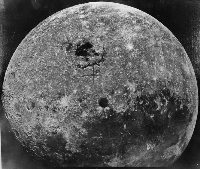 Фотографія, зроблена з радянського космічного апарату «Зонд-8»